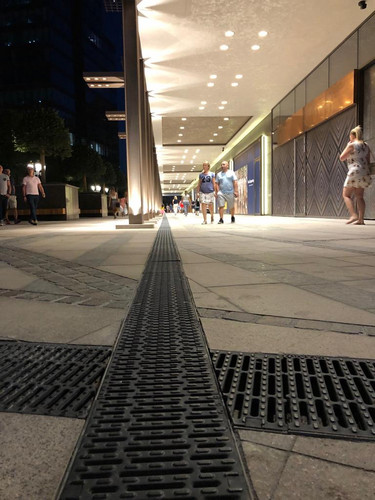 Iulius Mall Slider 6